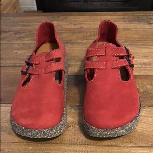 Comfortable women’s red suede Maryjane’s